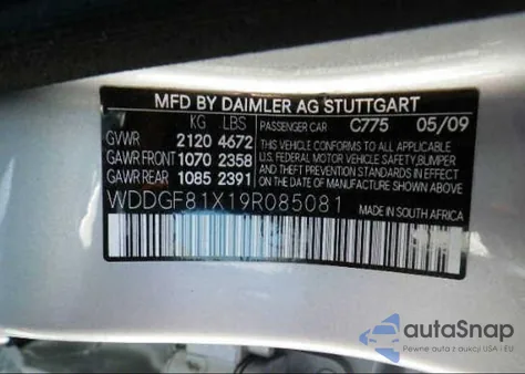 2009 Mercedes-Benz C300 4 Matic z USA, uszkodzony, nr VIN WDDGF81X19R085081